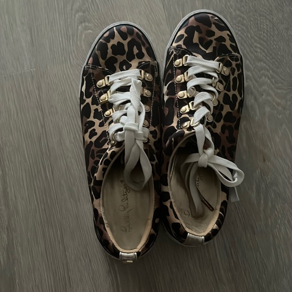 Leopard sneakers - Picture 1 of 3